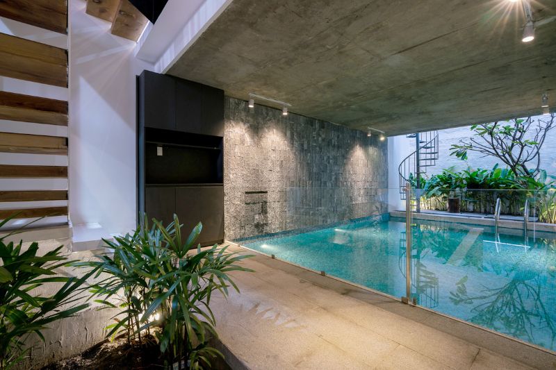 Mẫu biệt thự thiết kế hồ bơi ở trong nhà đơn giản