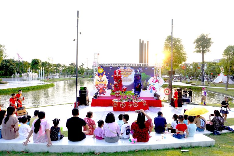 Ấn tượng với đêm hội “Ánh Trăng tuổi thơ 2023” đầy sắc màu tại KĐT 5 sao Anlac Green Symphony